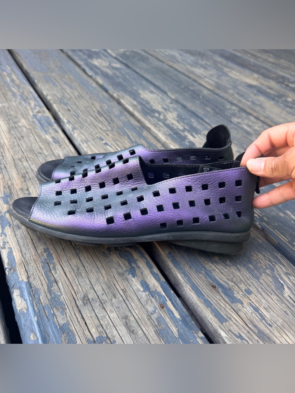 • Arche • Women’s Drick Perforated Metallic Slip-On Flats Purple / Black 39 - Picture 4 of 9